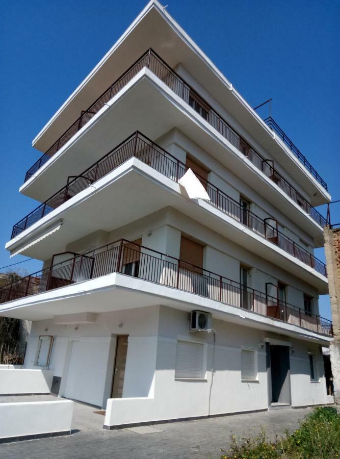 Pure Bliss Luxury Beachfront Apartment With Panoramic Sea Views, Electric Bbq, Gym Equipment And More Agía Triás Buitenkant foto