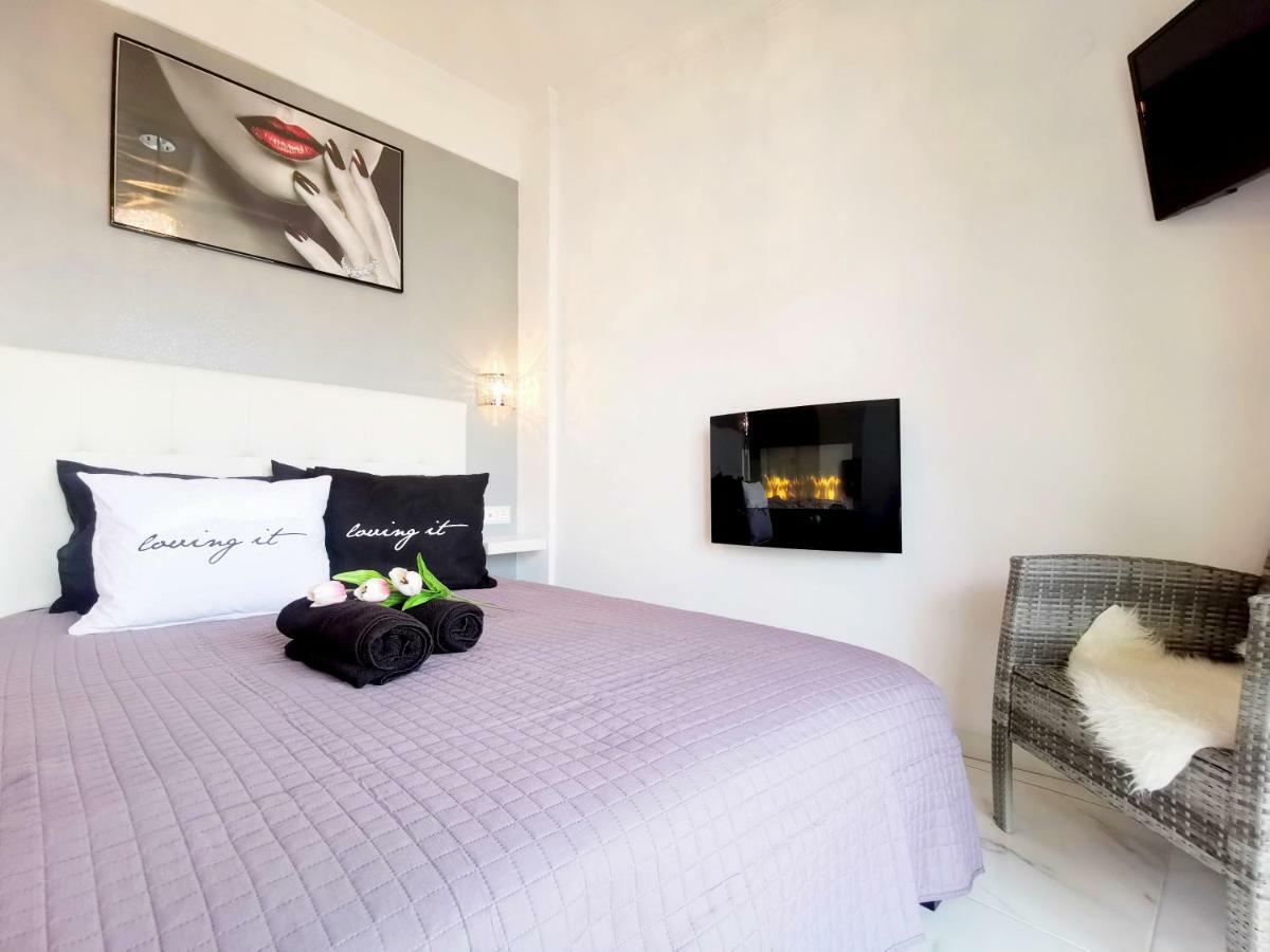 Pure Bliss Luxury Beachfront Apartment With Panoramic Sea Views, Electric Bbq, Gym Equipment And More Agía Triás Buitenkant foto