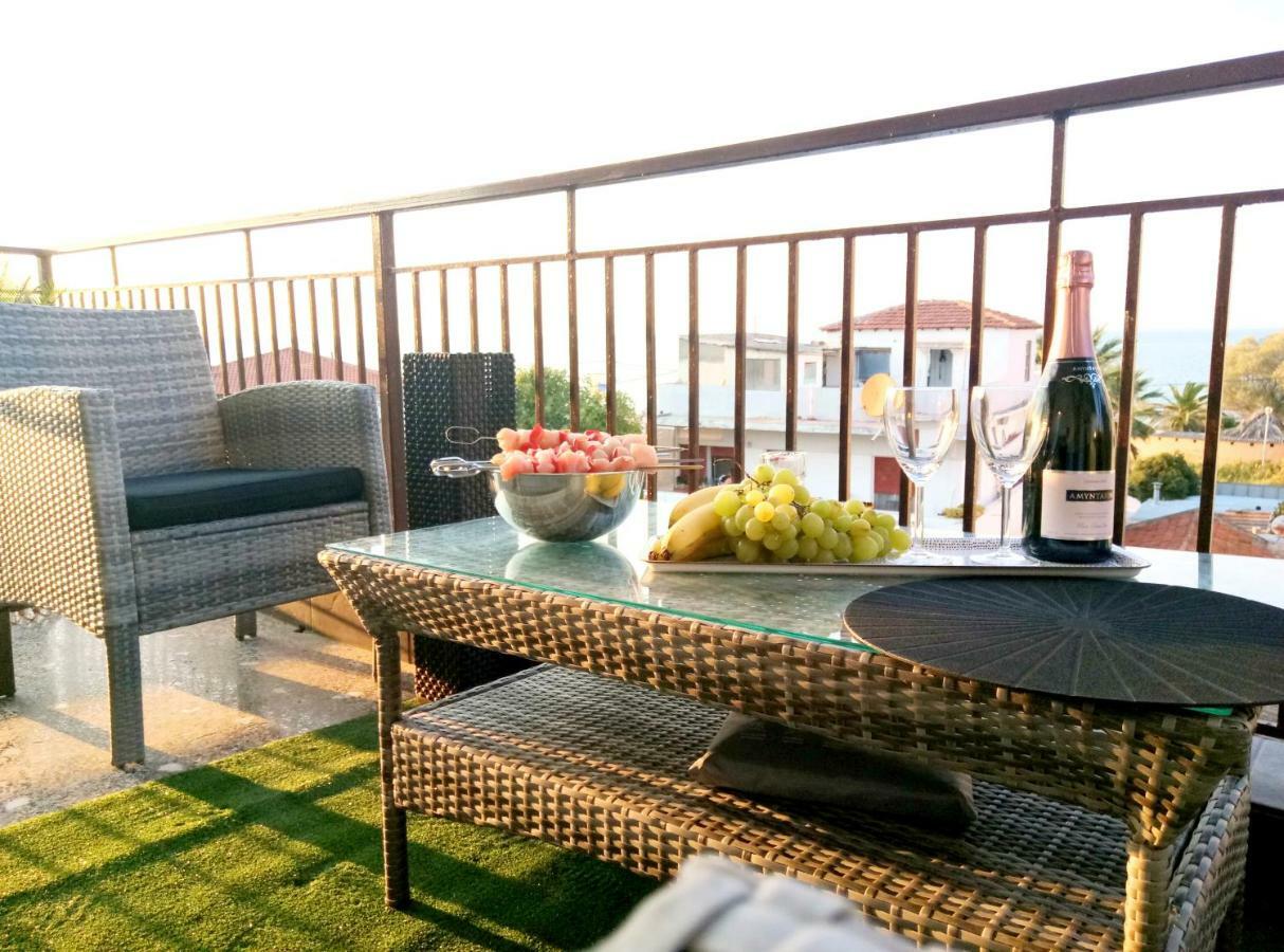 Pure Bliss Luxury Beachfront Apartment With Panoramic Sea Views, Electric Bbq, Gym Equipment And More Agía Triás Buitenkant foto