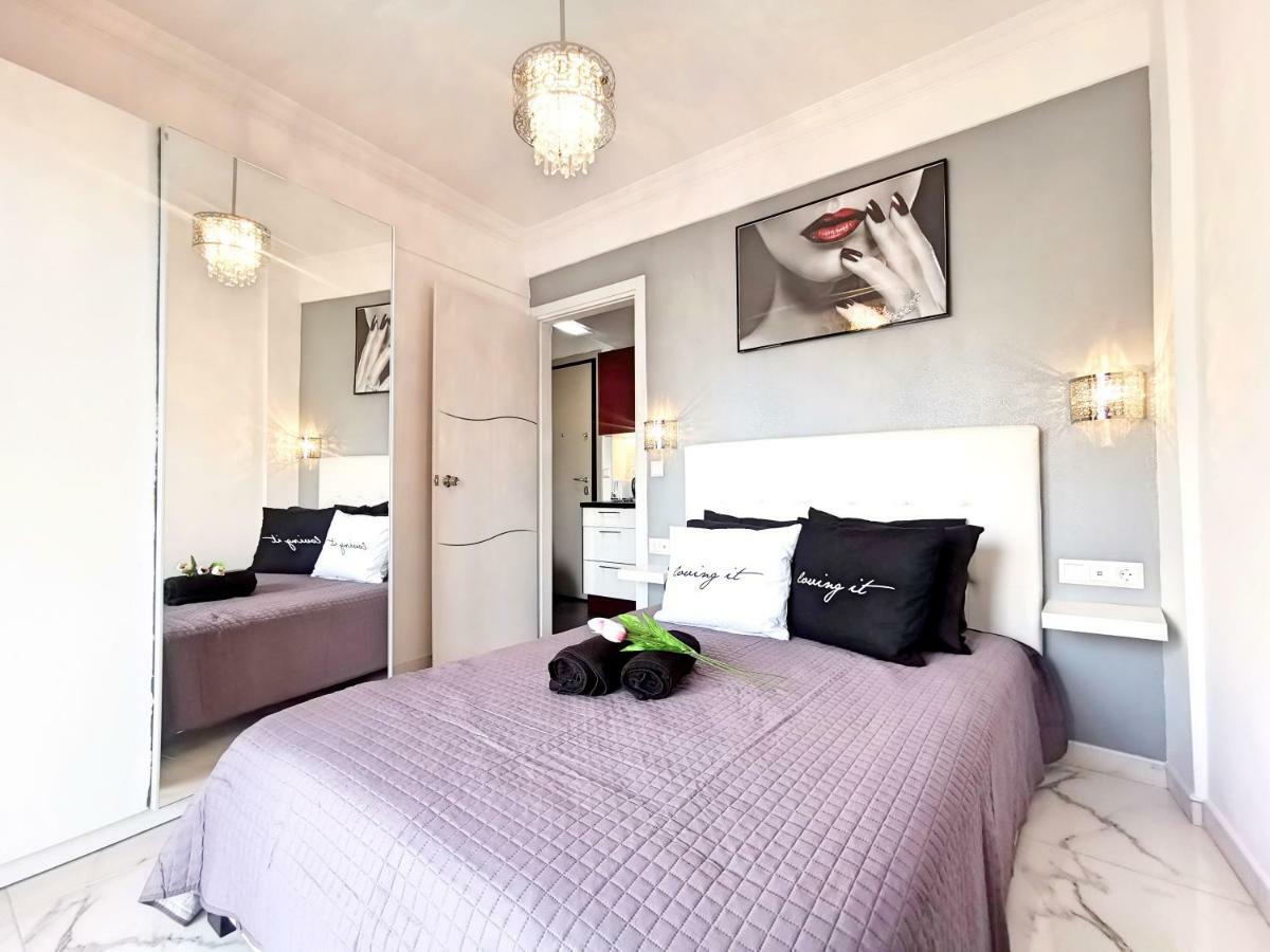 Pure Bliss Luxury Beachfront Apartment With Panoramic Sea Views, Electric Bbq, Gym Equipment And More Agía Triás Buitenkant foto