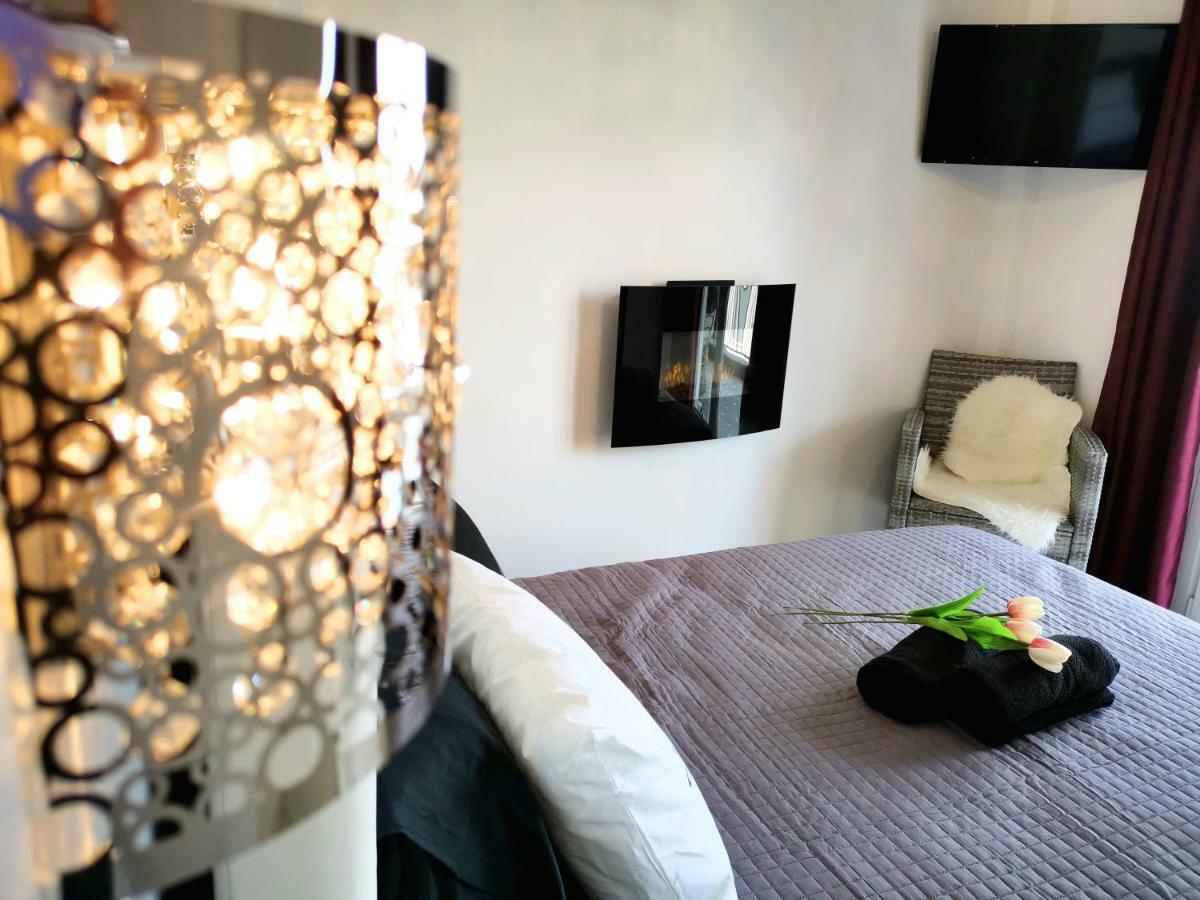 Pure Bliss Luxury Beachfront Apartment With Panoramic Sea Views, Electric Bbq, Gym Equipment And More Agía Triás Buitenkant foto